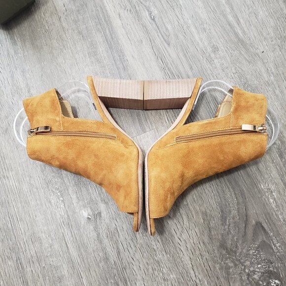 Vaneli Bisa Cuoio Gold Suede Open Toe Bootie 37.5 - Picture 3 of 8